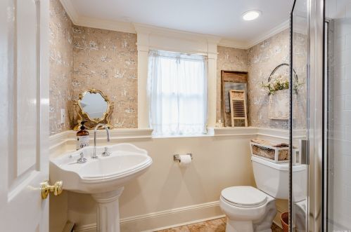 17 Dryden Way, Commack NY 11725-1927 exterior