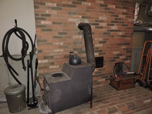 30 Jones Rd, Sutton MA 01590-2705 exterior