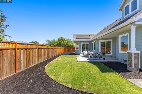 1711 Berrywood Dr, Concord CA 94521-2142 exterior