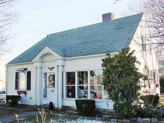 790 Hartford Ave, Providence RI  02919-5405 exterior