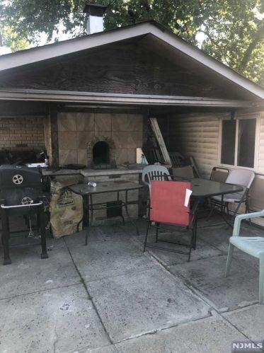 376 3rd Ave, Newark NJ  07107-1710 exterior