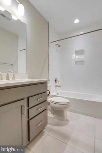 920 Darton Dr, Alexandria VA 22308-2021 exterior