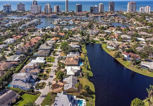 497 Devils Ln, Naples FL 34103-3019 exterior