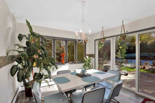 42 Cross Bow Ln, Commack NY 11725-1204 exterior