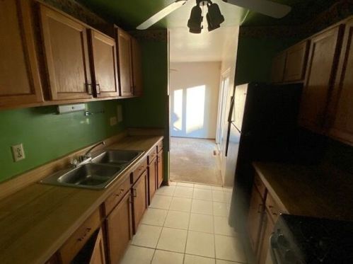 6671 Bourbon St, Milwaukee, WI 53224-5151