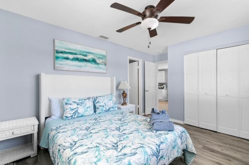 862 95th Ave, Naples FL 34108-2459 exterior