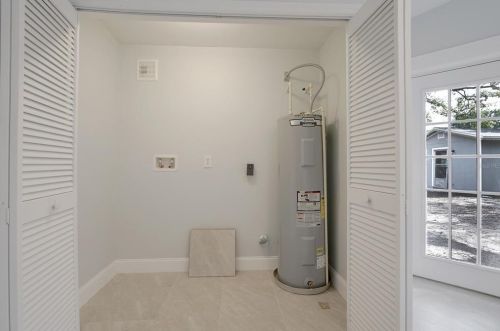 7115 Bonito St, Tampa FL  33617-8405 exterior