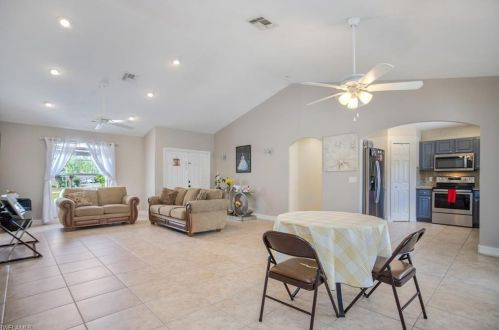 3365 27 Ave, Naples FL 34117-7136 exterior