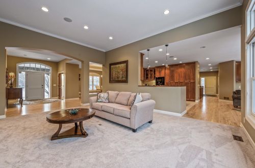 3211 Crestmoor Dr, Saint Paul MN 55125-5010 exterior