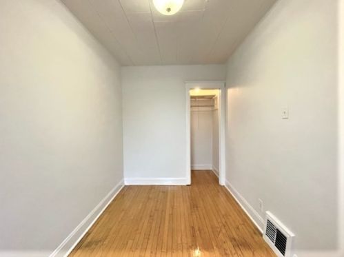 2333 Hoyne Ave, Chicago IL 60643-1816 exterior