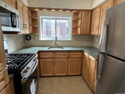 3865 Bailey Ave, Bronx NY  10463-2558 exterior