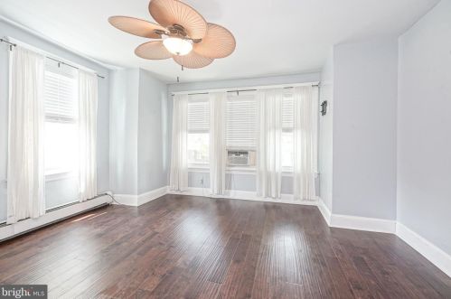 7017 Glenloch St, Philadelphia PA 19135-2223 exterior