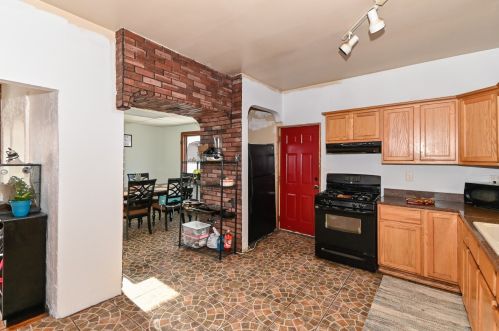 1813 59, Milwaukee WI 53214-5129 exterior