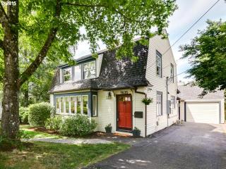 7635 32nd Ave, Portland, OR 97202-8550