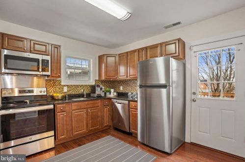 4504 Dix St, Washington DC 20019-4668 exterior