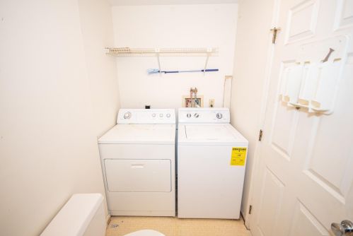 17 Frd Lndg Dr, Dover NH 03820-4552 exterior