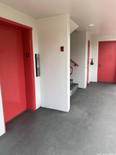 1670 Kalakaua Ave, Honolulu HI  96826-2451 exterior