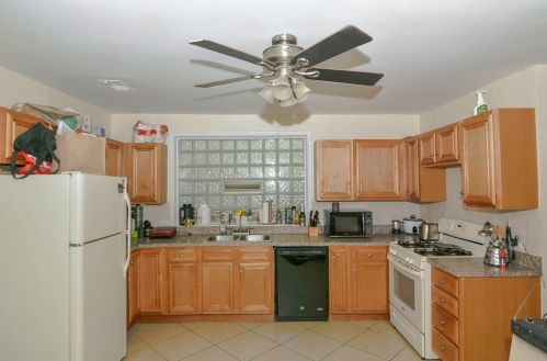 1436 Belmont Ave, Chicago, IL 60657-2111