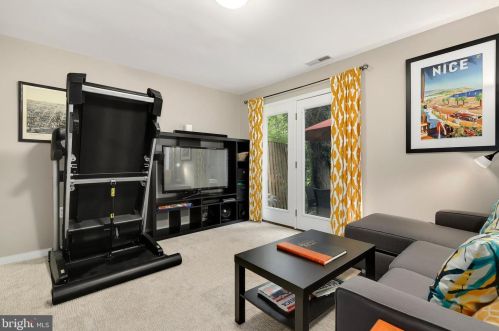 3815 White Post Ct, Alexandria VA 22304-6357 exterior