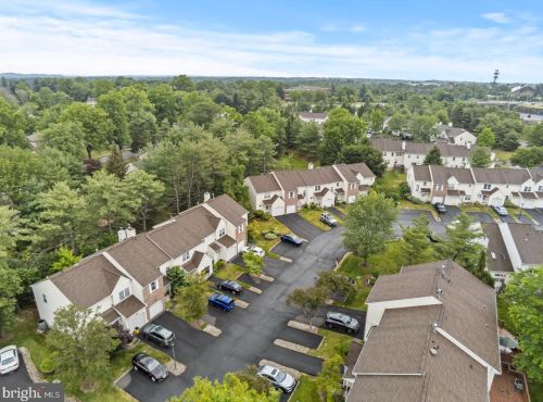 24 Revere Ct, Trenton NJ  08628-3610 exterior