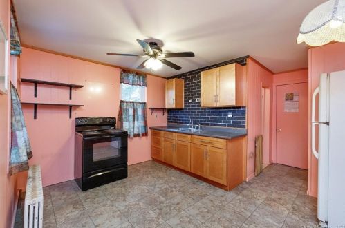 104 St, Killingly CT 06239-1927 exterior