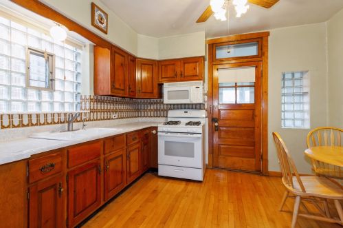 5353 Cullom Ave, Chicago IL 60641-1313 exterior