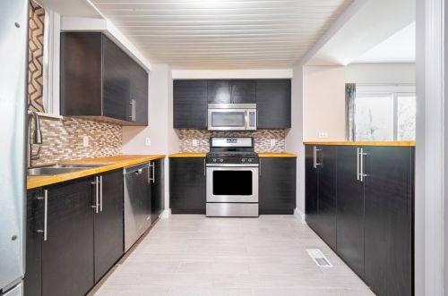 3006 Hazelhurst Ave, Pittsburgh, PA 15227-4207