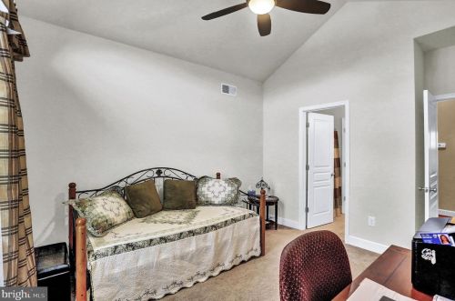 296 Friendly Dr, Hanover PA 17331 exterior