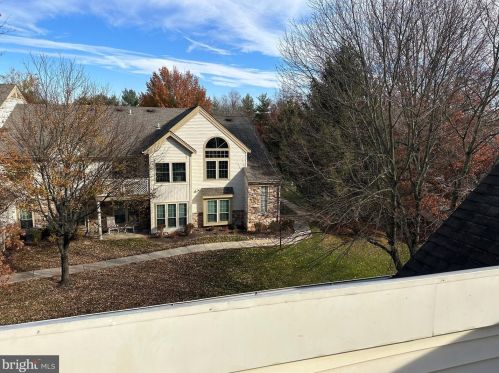 1307 Foxmeadow Dr, Limerick PA  19468-1556 exterior