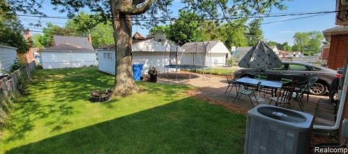 8468 Appleton St, Dearborn Heights MI  48127-1406 exterior