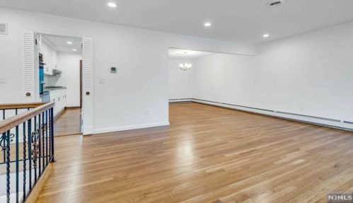 61 Lenox Ave, Demarest NJ  07627-2010 exterior