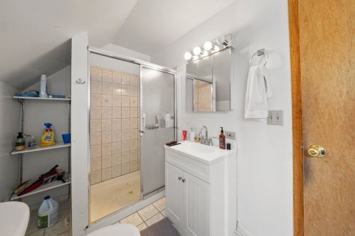 1825 Hermitage Ave, Chicago IL 60613-1106 exterior