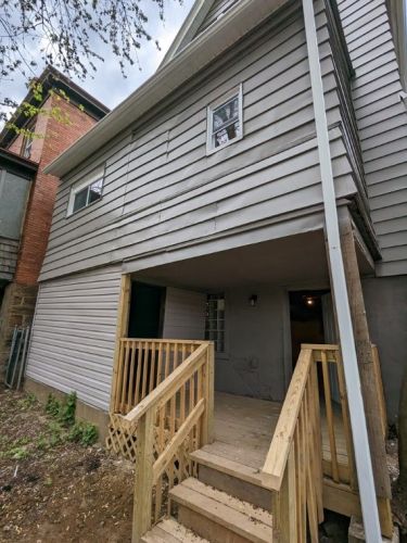 2739 Bergman St, Pittsburgh, PA 15204-1901