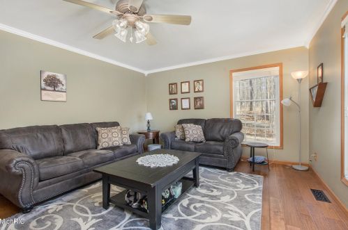 1944 Lincoln Rd, Allegan MI 49010-9435 exterior