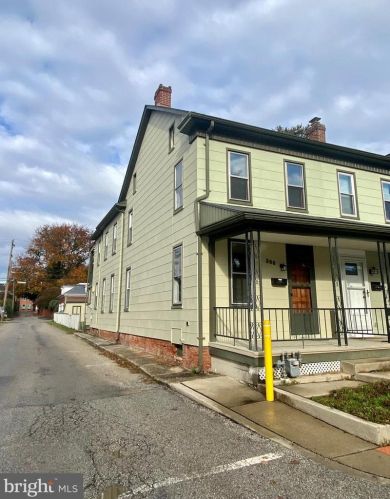 300 Walnut St, Hanover, PA 17331-2536