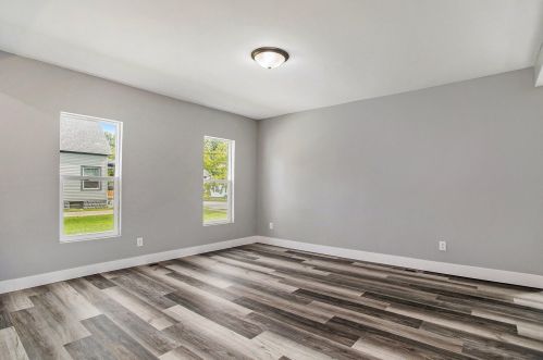 324 Michigan Ave, Three Rivers MI 49093-1124 exterior