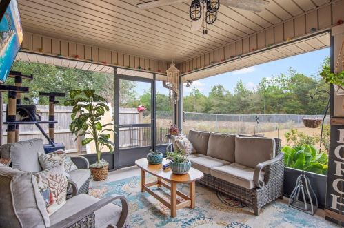 9088 Tara Cir, Milton FL 32583-8147 exterior