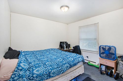 1304 Douglas Ave, Kalamazoo MI 49007-2227 exterior