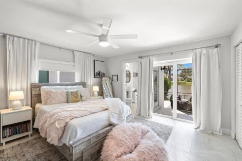 117 Sharwood Dr, Naples FL 34110-5724 exterior