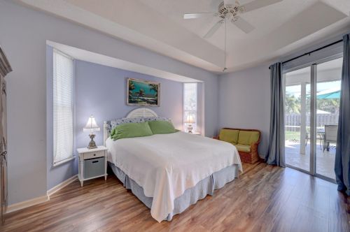 2885 Eagle Dr, Fort Pierce FL 34951-2374 exterior