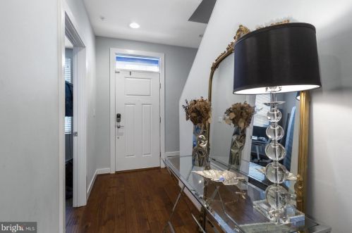 1421 5th St, Philadelphia PA  19147-0059 exterior