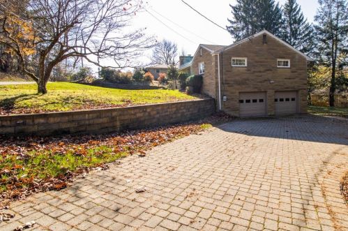 403 Sangree Rd, Pittsburgh PA  15237-3730 exterior