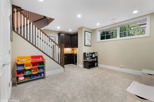 3550 Hoyne Ave, Chicago IL 60643-3323 exterior