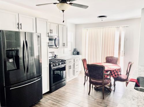 420 95th St, Milwaukee WI  53226-4444 exterior