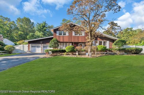 5 Marlboro St, Morganville, NJ 07751-9731