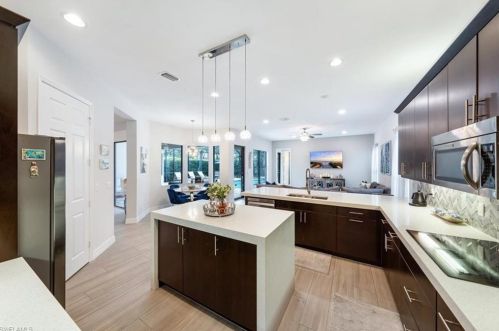 3324 Atlantic Cir, Naples FL 34119-8638 exterior