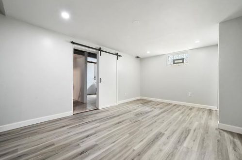 4985 Aspen St, Pittsburgh PA  15122-1250 exterior