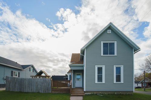 1402 11th St, Manitowoc, WI 54220-5714