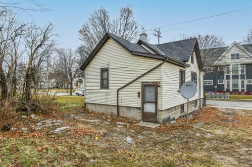 505 Clarke St, Milwaukee WI  53212-2922 exterior