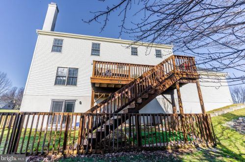 1121 Sunwood Ln, Lancaster PA  17601-7104 exterior